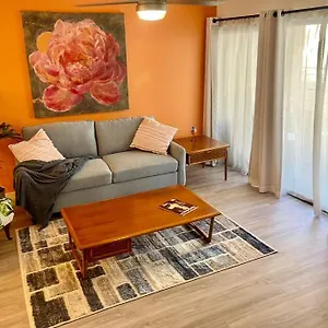 https://mcm-condo-downtown-palm-springs.palm-springs-ca-hotels.com
